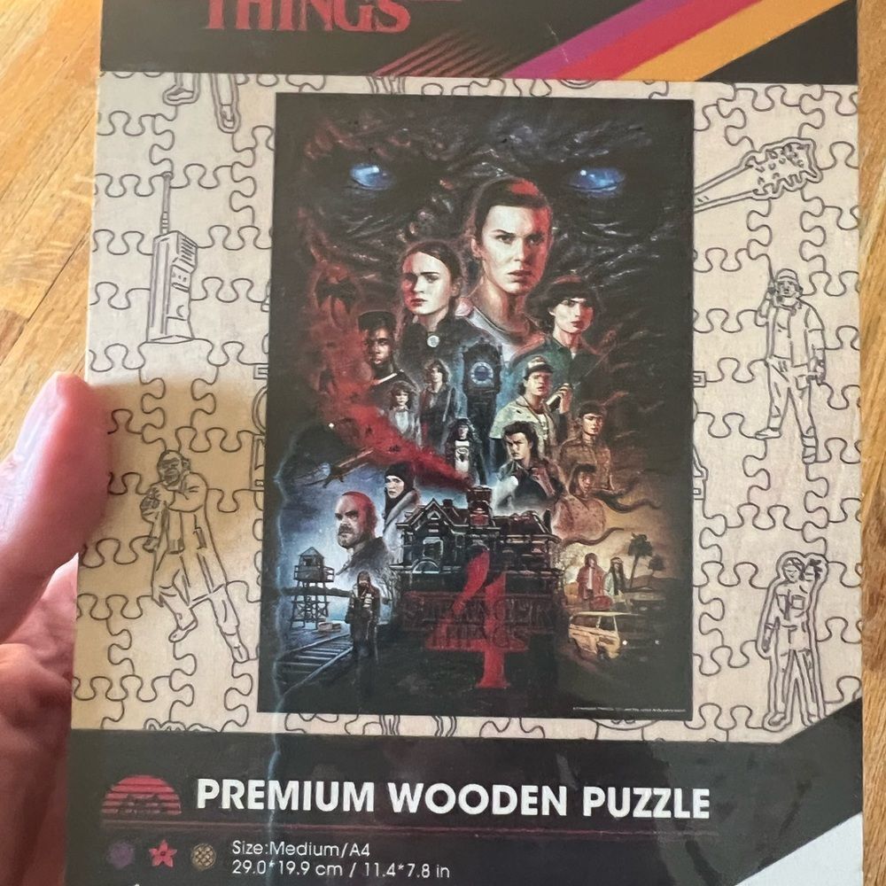 Netflix Stranger Things Premium Wooden Puzzle - THE FIGHT FOR HAWKINS